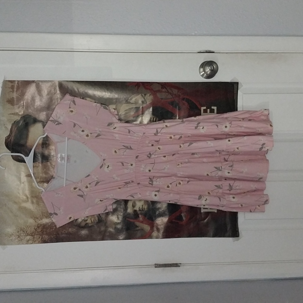 PINK DRESS WITH FLOWER PATTERN